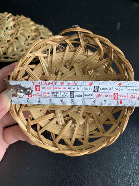 mẹc tre ghế rỗ nhắc nồi tre trang trí