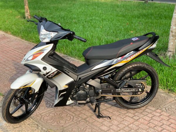 Bình xăng con Ex 135 4 số đời 2010