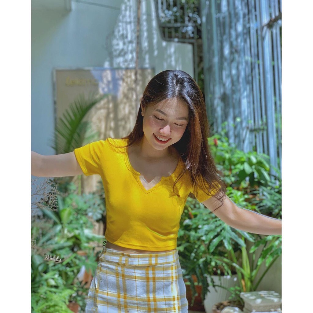 ÁO CROPTOP V BASIC , CHẤT THUN GÂN MỀM MỊN CỰC XINH -NAUY
