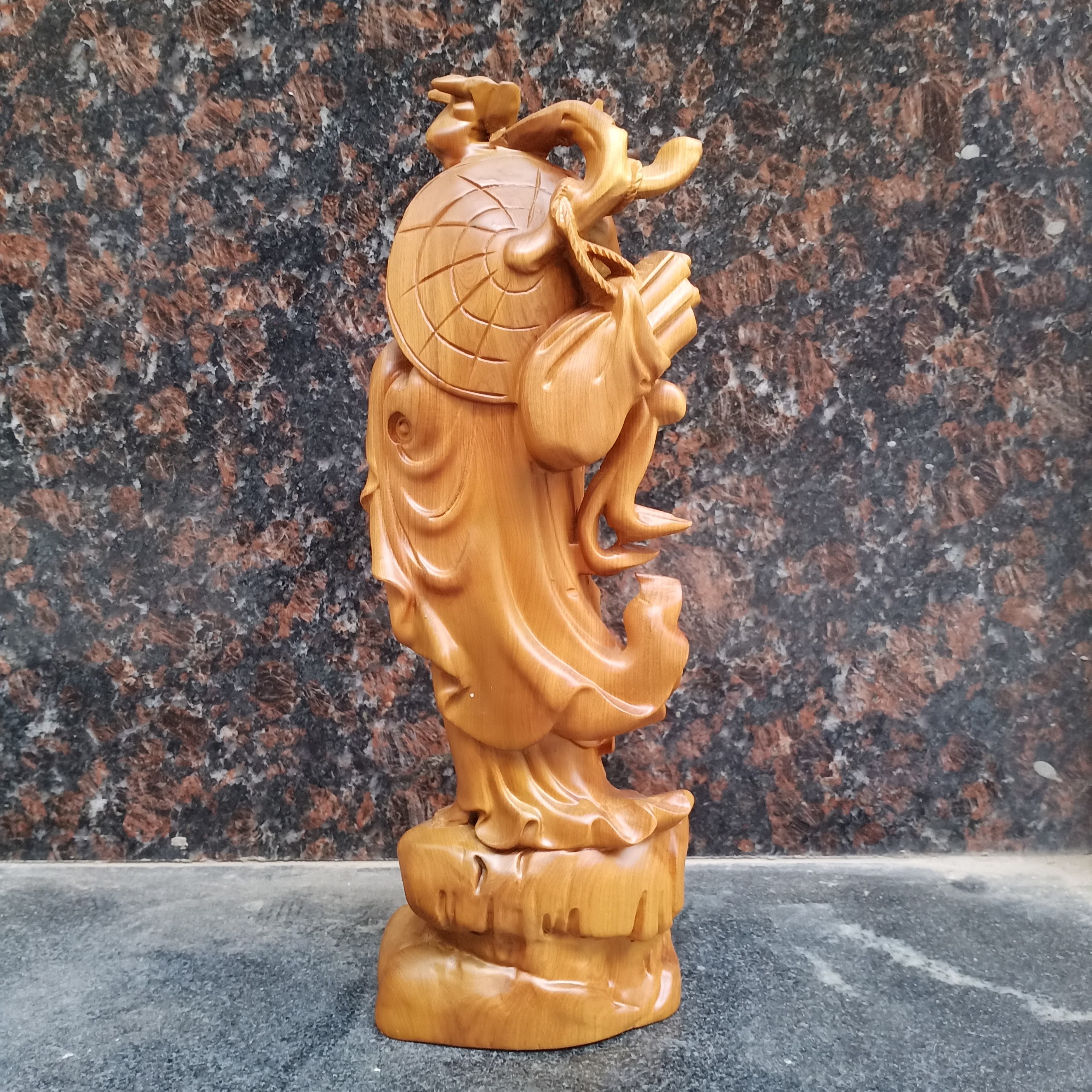 Tượng Đạt ma hành khất gỗ bách xanh