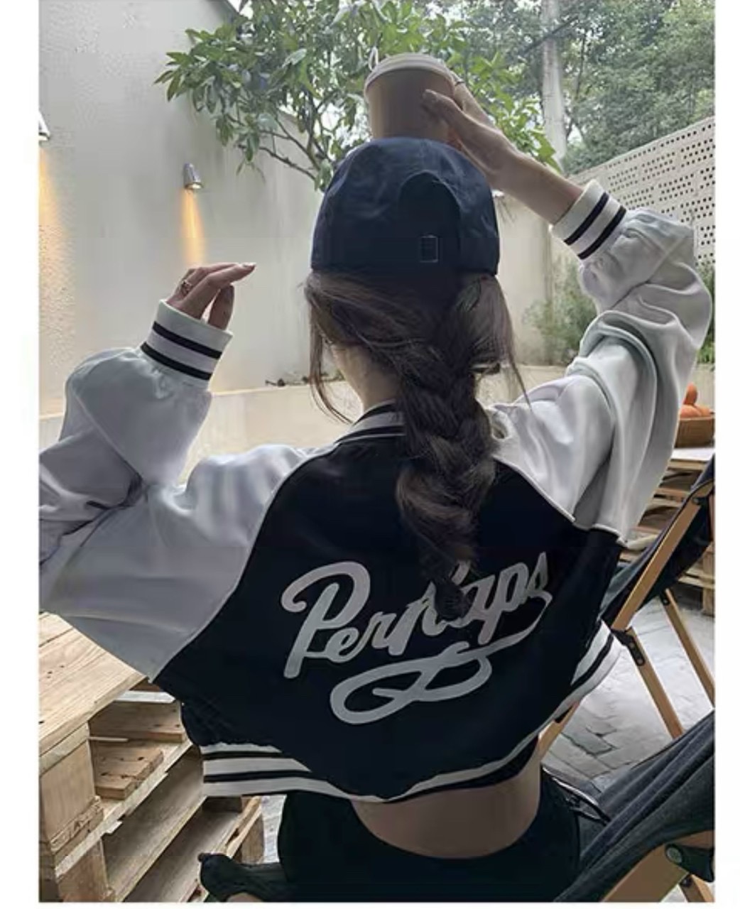 Áo khoác bomber lửng lưng thêu logo cực xinh