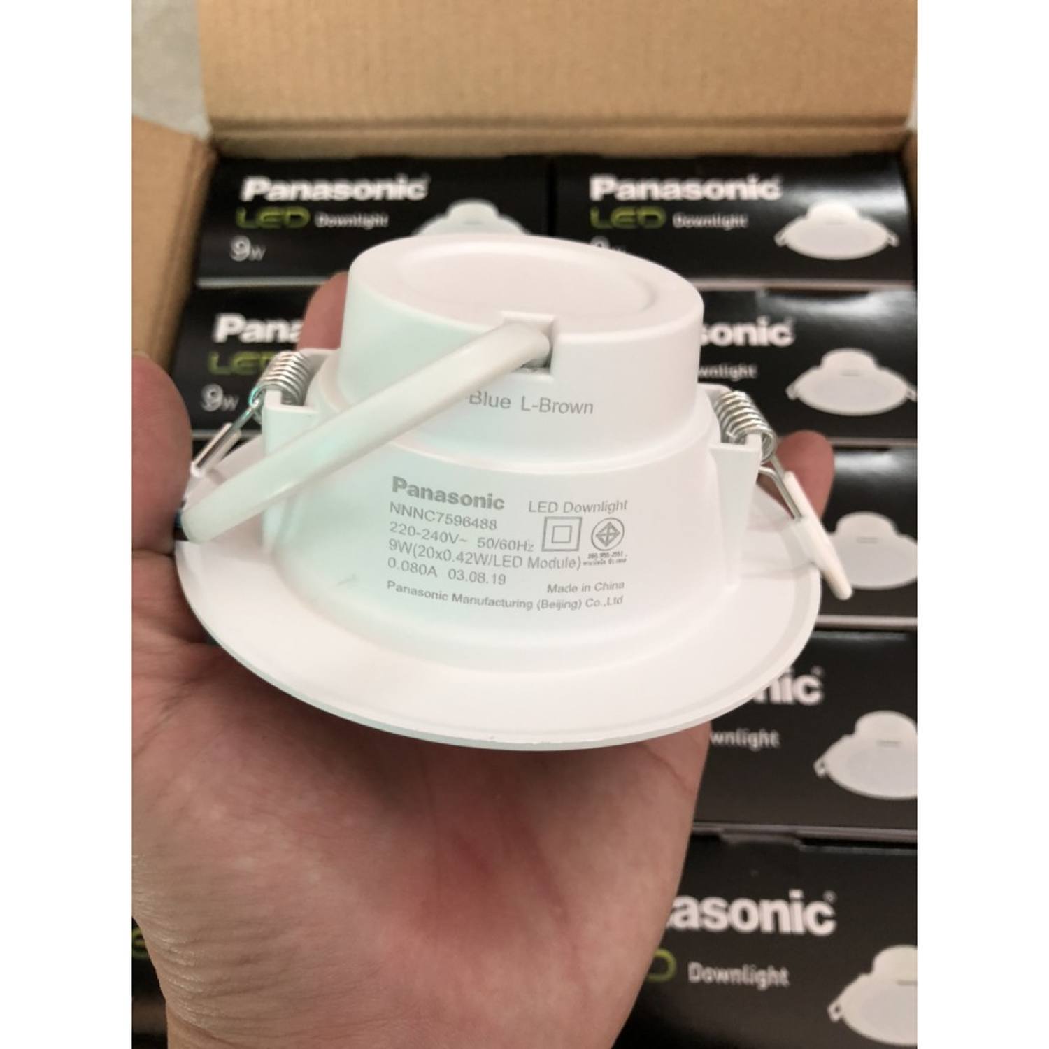 Đèn âm trần Panasonic 9W NNNC7596488