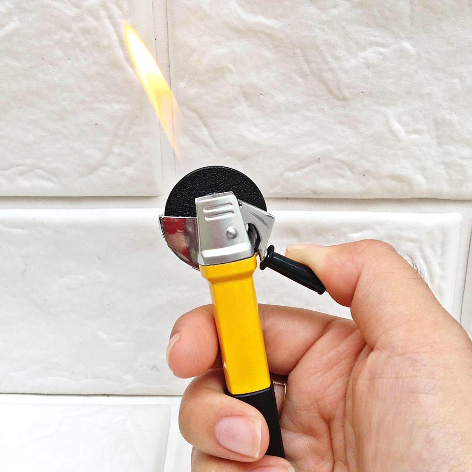 Bật Lửa Gas, Quẹt Hình Máy Mài Kiểu Dáng Độc Đáo Lạ Mắt