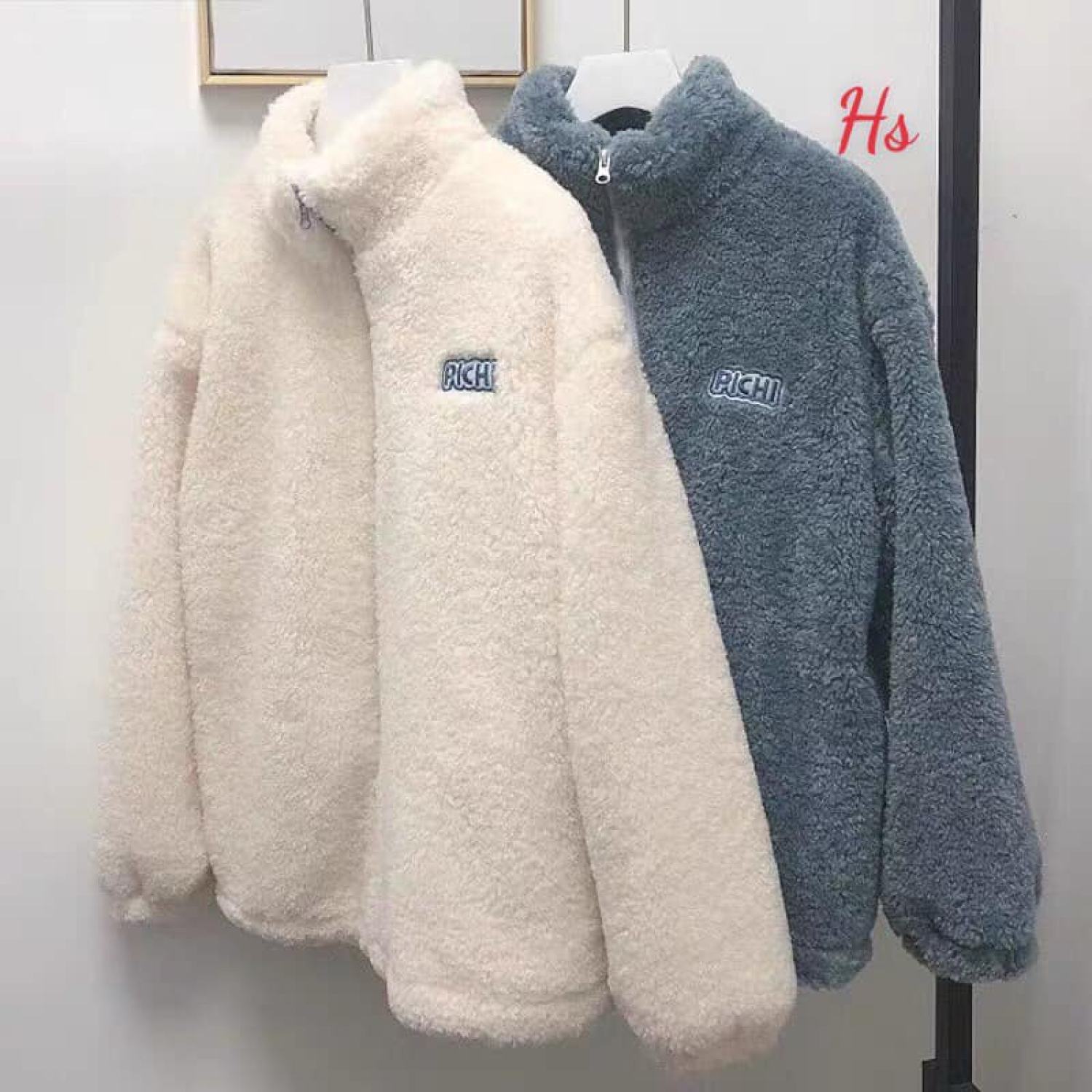 Áo khoác lông cừu 2 mặt logo pichi thêu nổi hariqueen