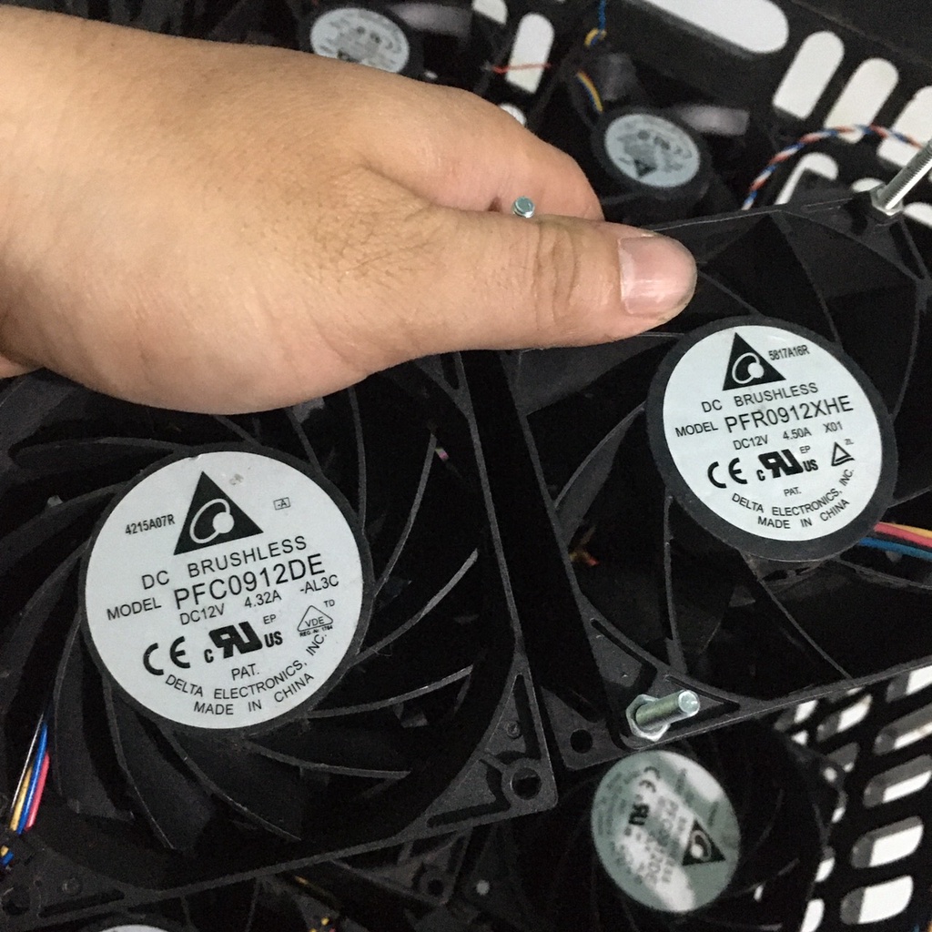 Quạt fan 12V 9x3.8cm phản lực cực mạnh
