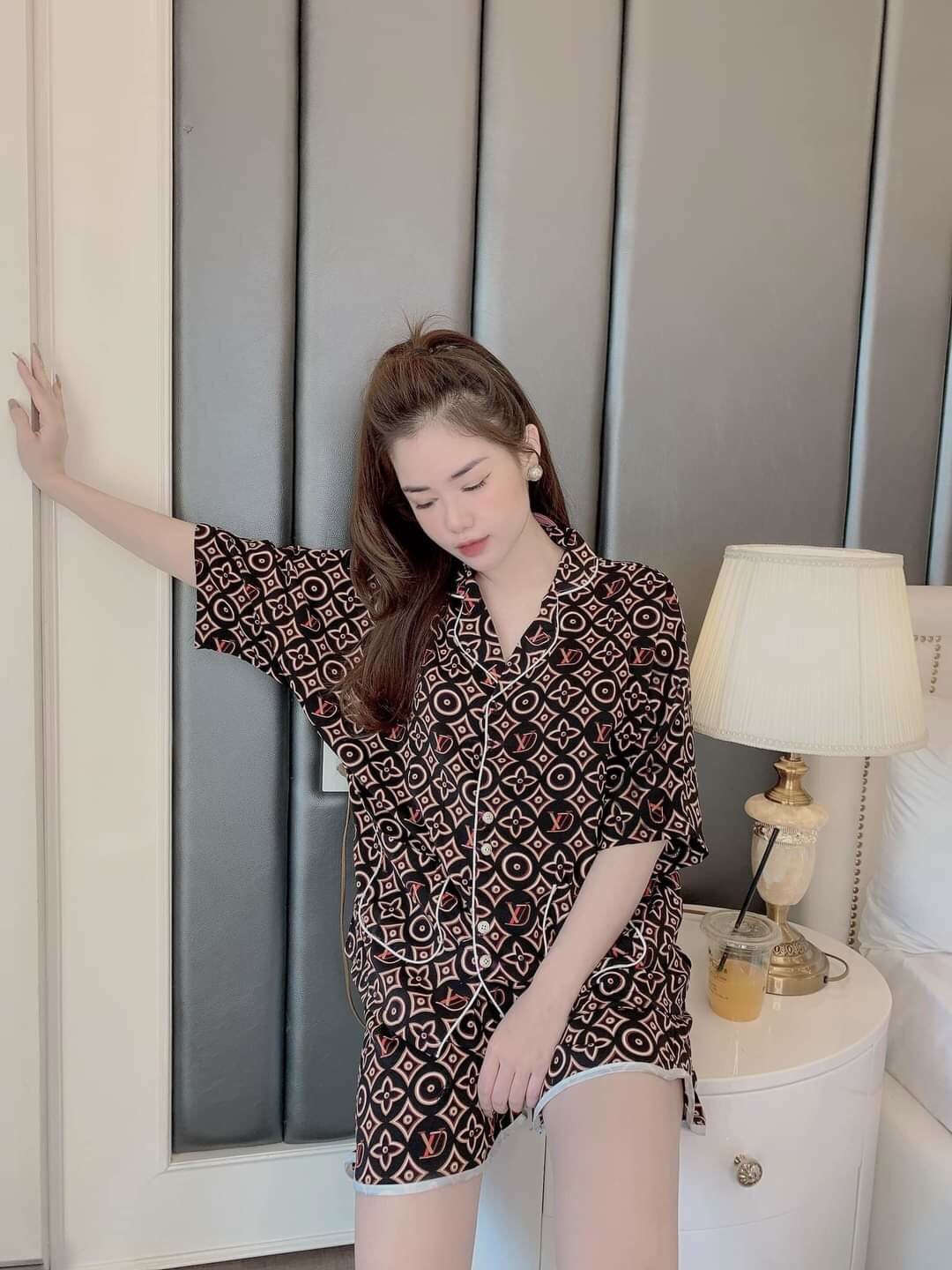 Đồ bộ Pyjama lụa Mango, chất lụa loại 1, mềm mịn, mát, không nhăn