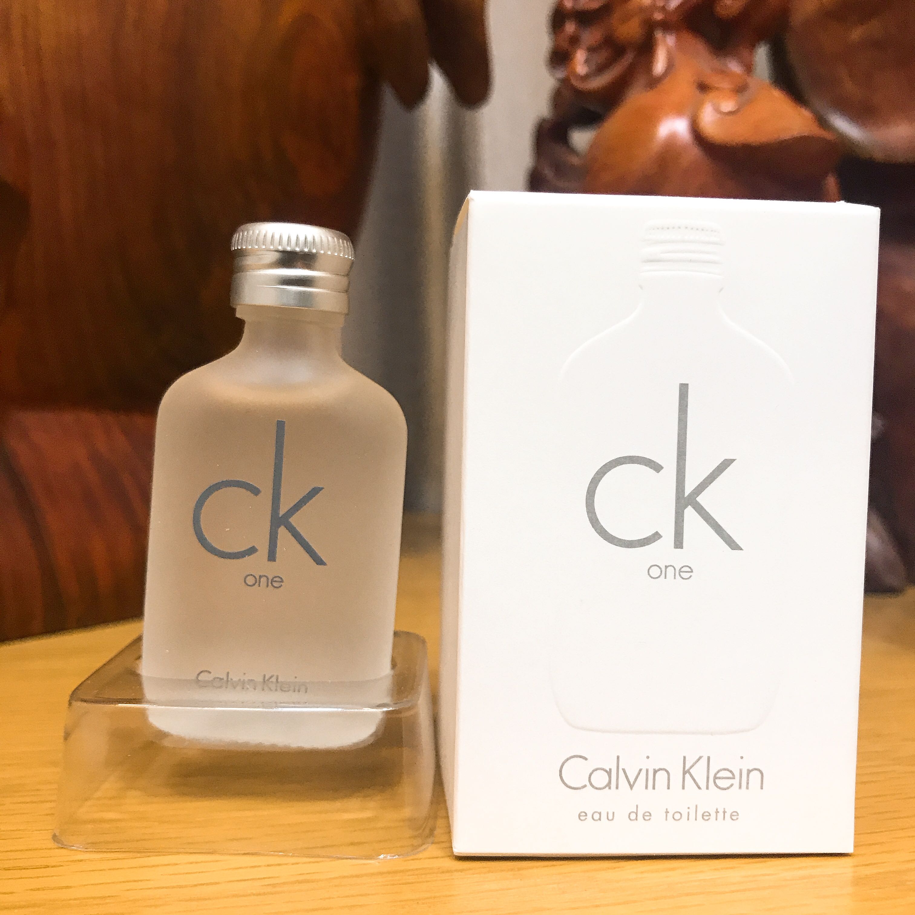 Nước hoa unisex CK One Eau De Toilette 10ml