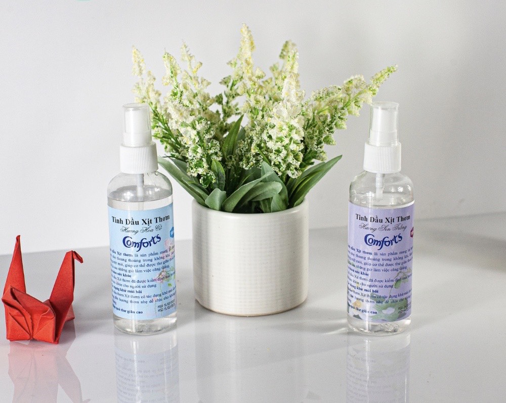 Tinh Dầu Xịt Thơm Quần Áo Comforts 100ml PVN1358