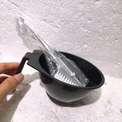 Bộ dụng cụ nhuộm tóc tại nhà