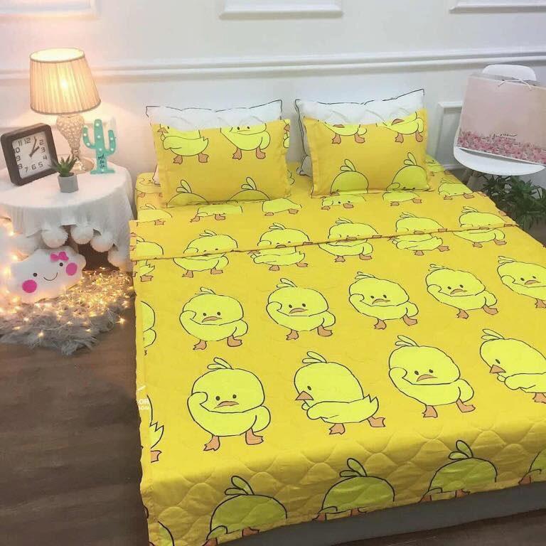 [1M6 x 2M] TRỌN BỘ CHĂN GA GỐI COMBO 5 MÓN VỊT VÀNG ( 1 Drap + 2 Vỏ Gối Nằm + 1 Chăn Hè + 1 Vỏ Gối Ôm )
