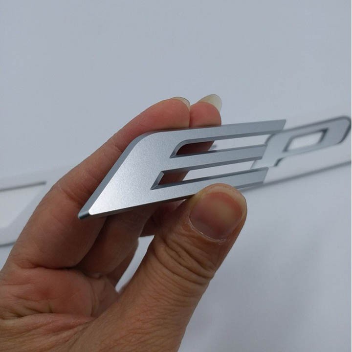 Logo chữ EXPLORER 3D nổi dán trang trí xe Ford Explorer
