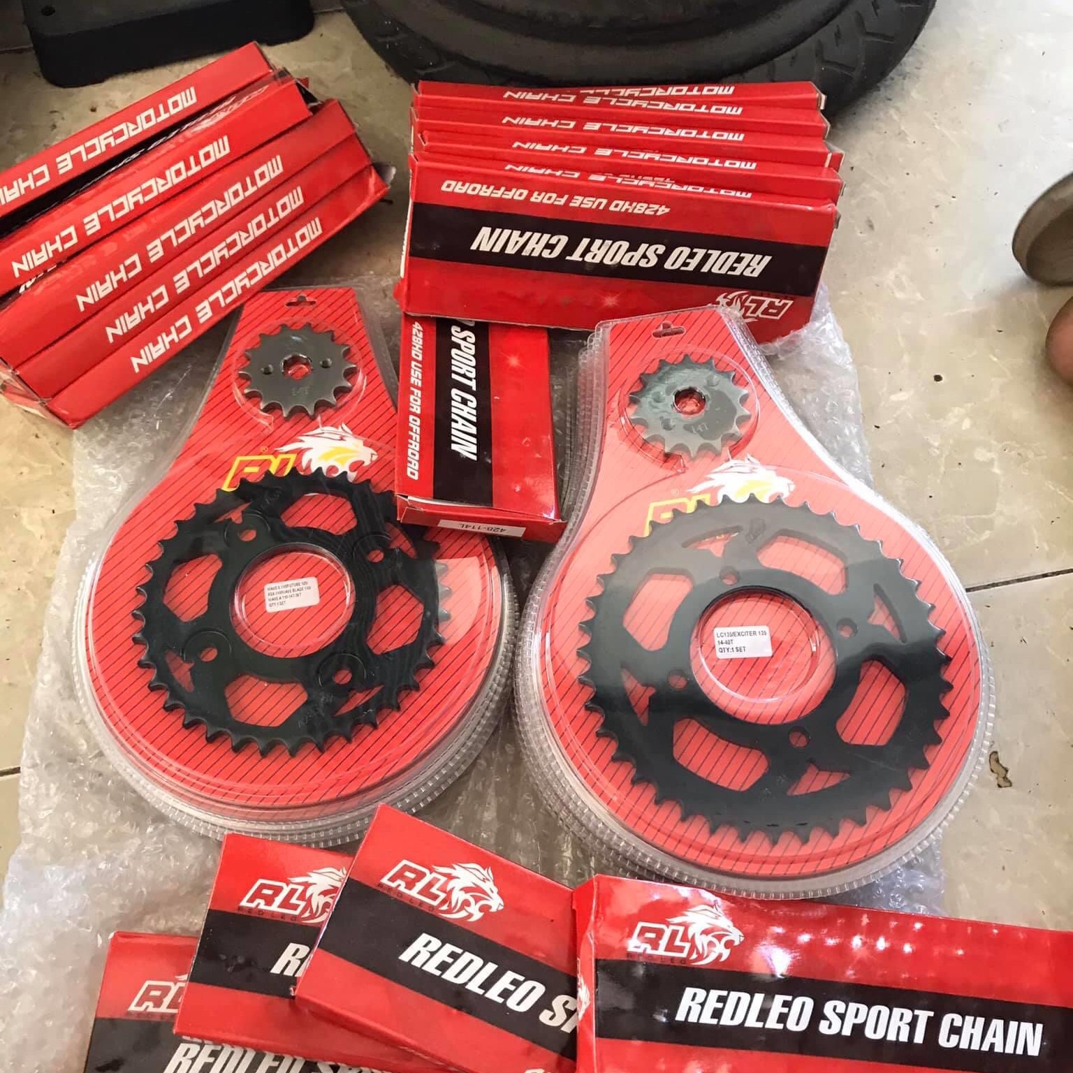 Bộ nhông sên dia REDLEO Satria Raider Fi chính hãng boss