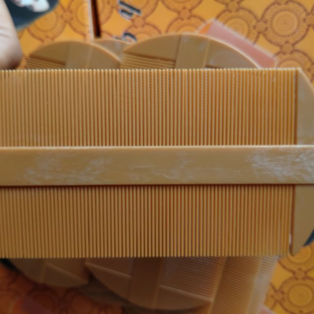 Lược nhựa chải chấy chí