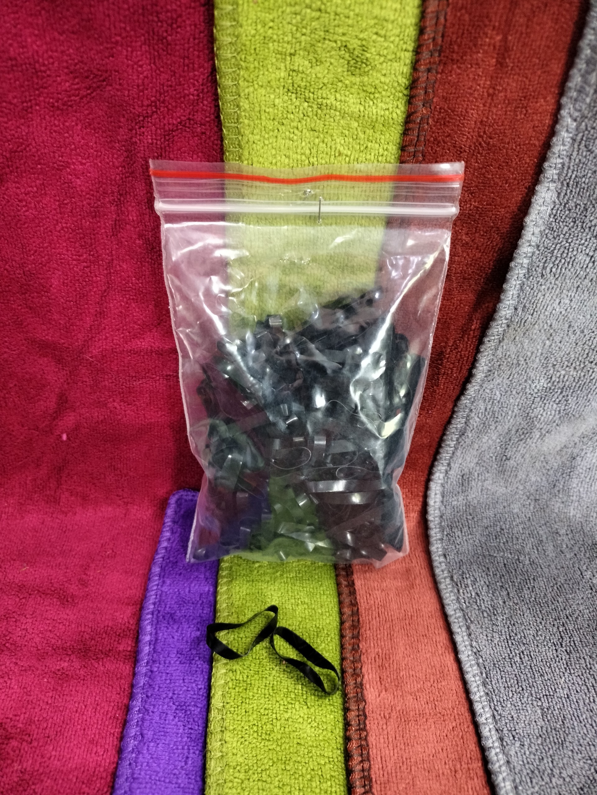 Thun đen buột tóc 20g