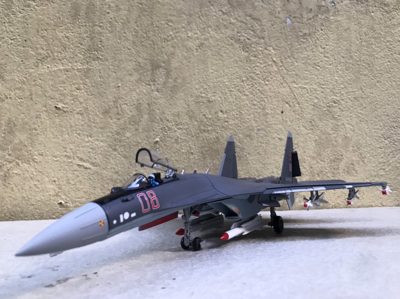 Su-35 Super Flanke Airplane Model 1:72