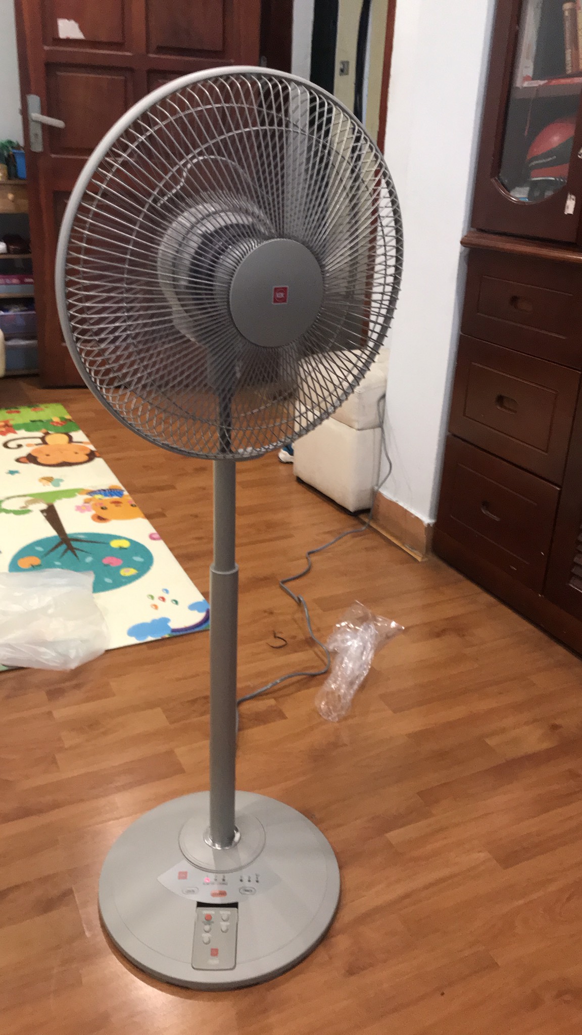 (2 years warranty) KDK n30h foldable fan-5 blades super quiet, cool-with remote control