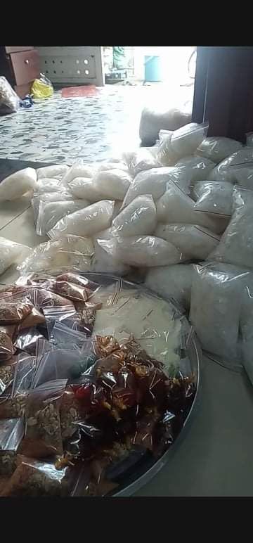1 bịch bánh tráng trộn thập cẩm satế