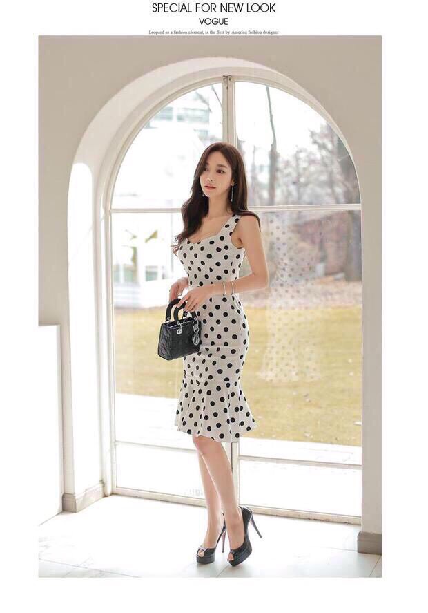 Đầm ôm body châm bi đuôi cá
