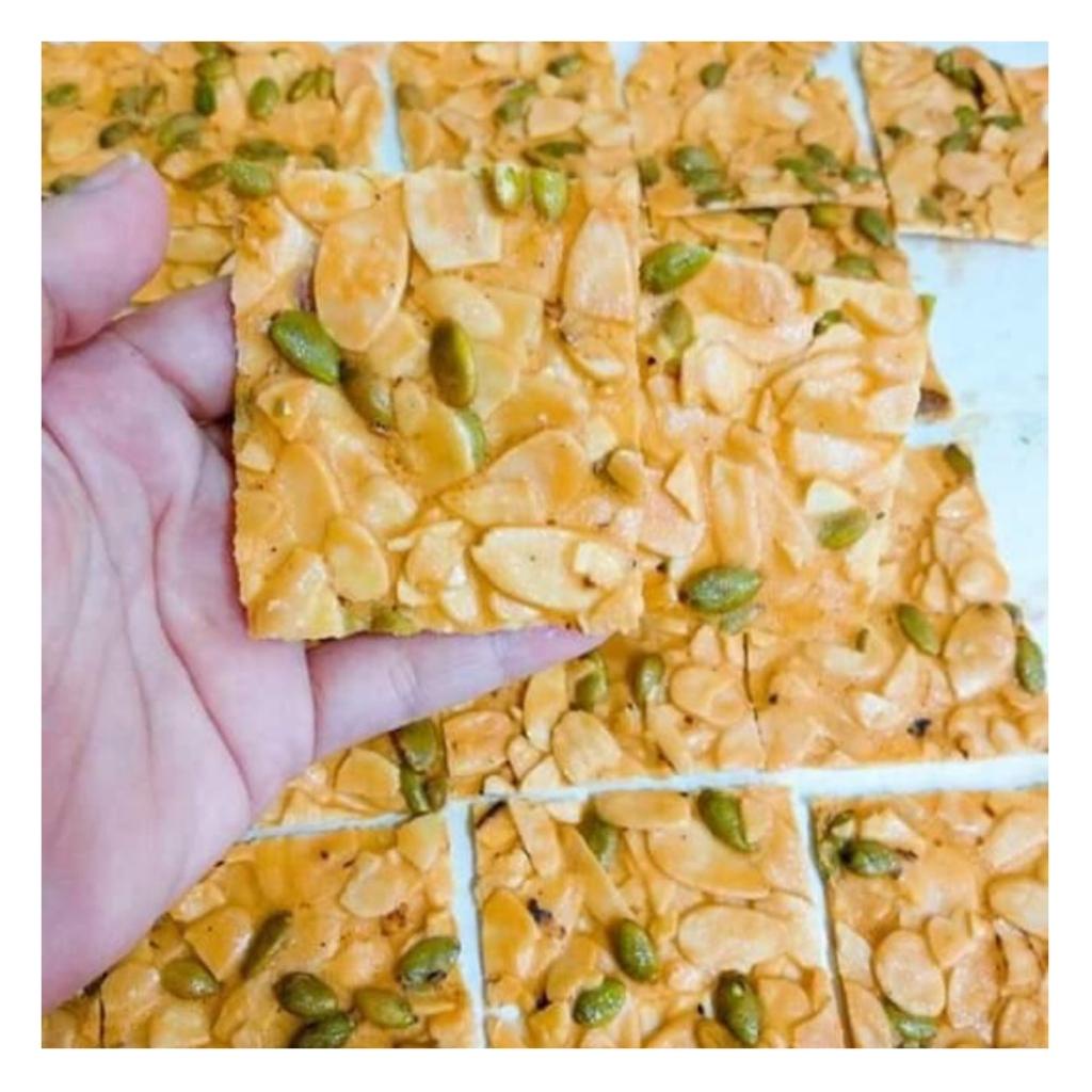Hạnh Nhân Lát Làm Bánh, Trang Trí Bánh