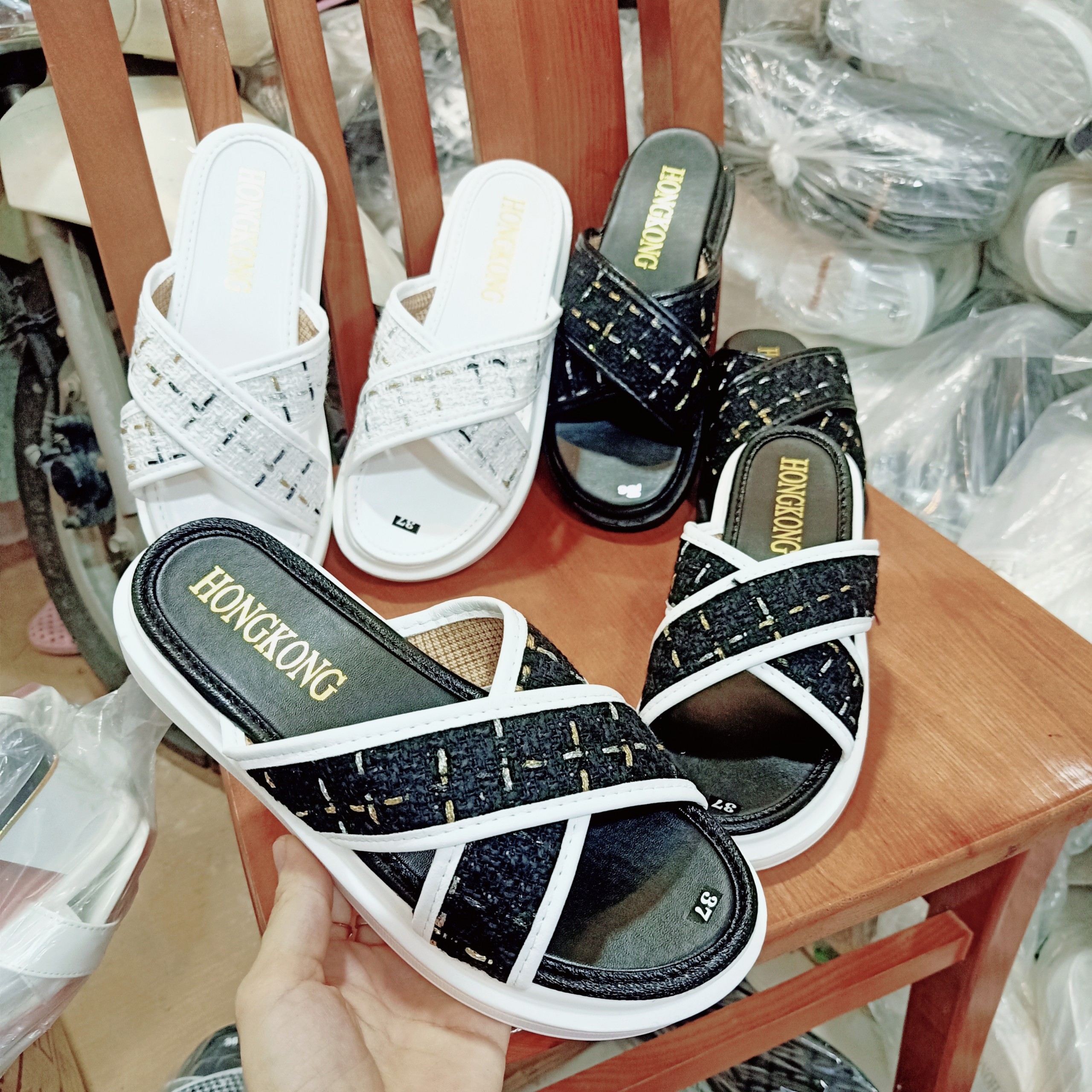 Dép bánh mì nữ quai dạ chéo cực xinh đế pu siêu nhẹ 3 phân cực êm