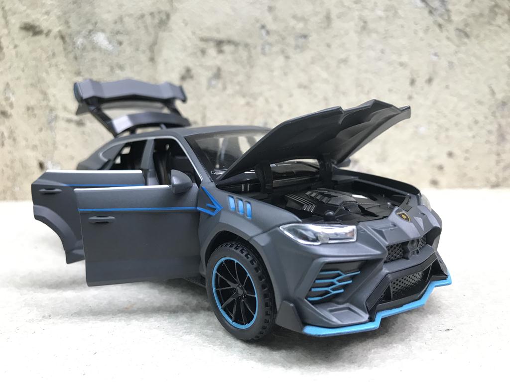 Mô hình xe ô tô Lamborghini URUS 2021 - 1:32