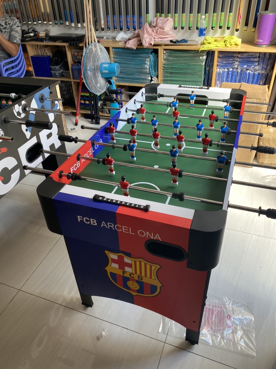 Bàn bi lắc trẻ em