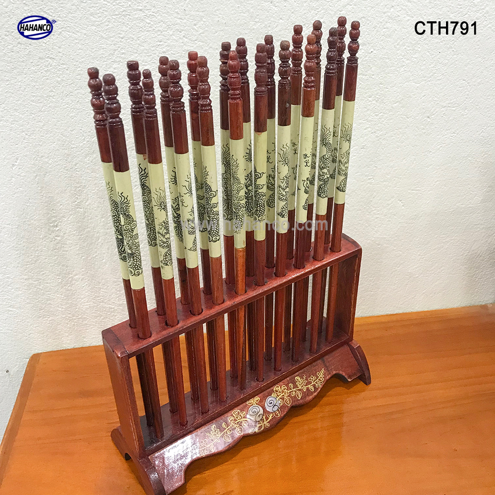 Bộ đũa thờ 10 đôi + Giá đũa hoa văn PHONG THỦY GỖ HƯƠNG -HAHANCO