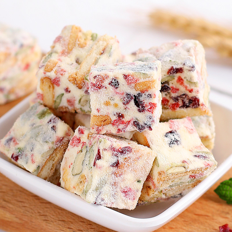 BÁNH BÔNG TUYẾT CUỘN SỮA