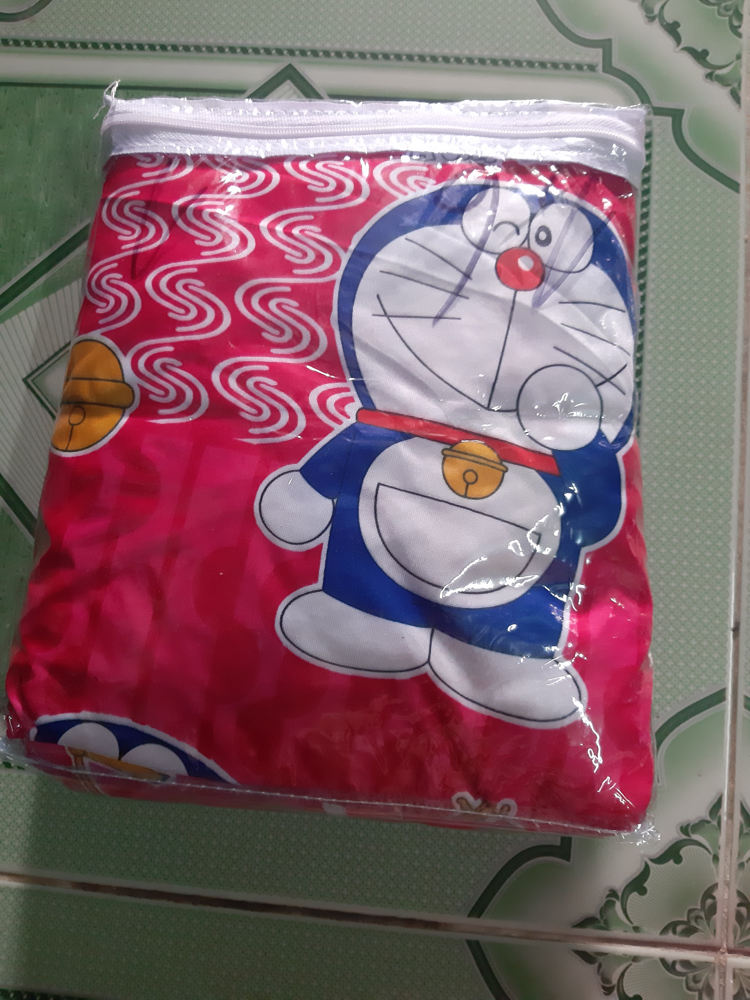Ga trải giường nệm hình Doraemon, bông hoa