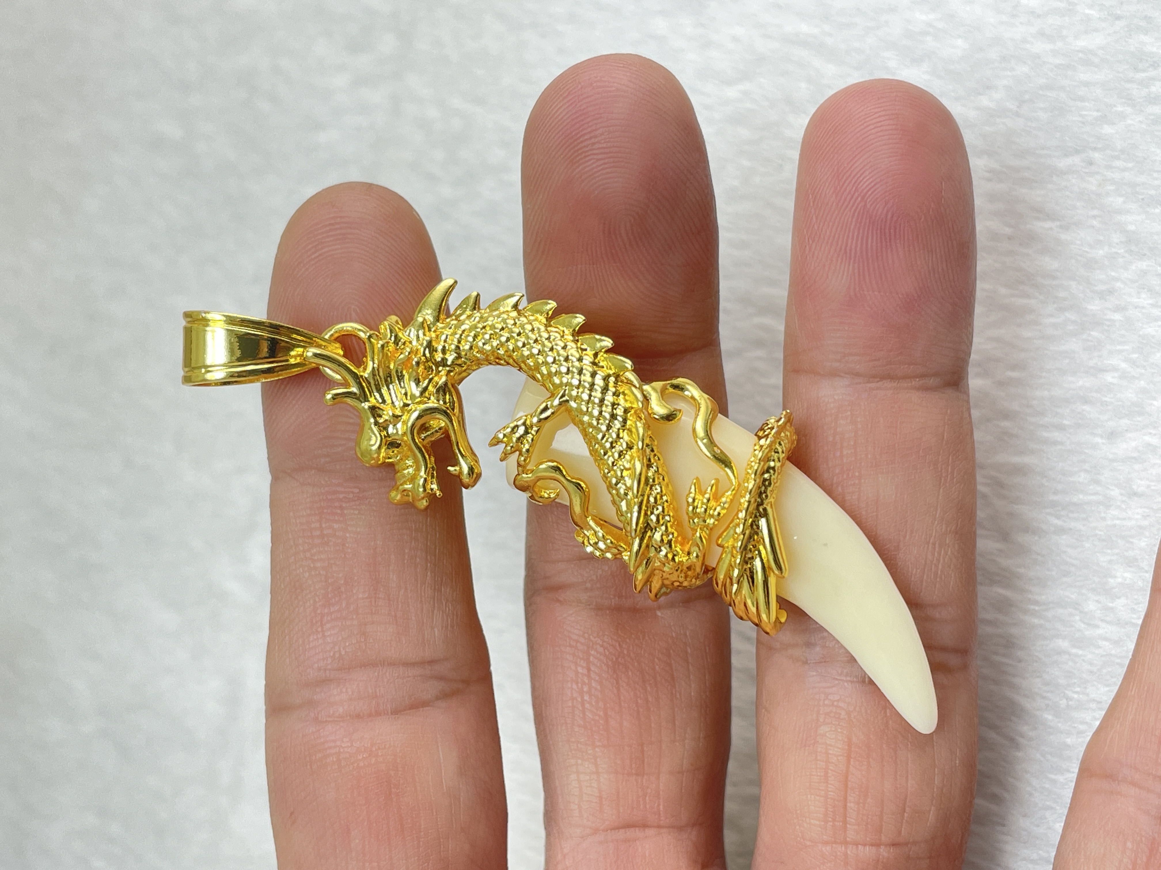 Mặt dây chuyền rồng mạ vàng 18k sáng bóng
