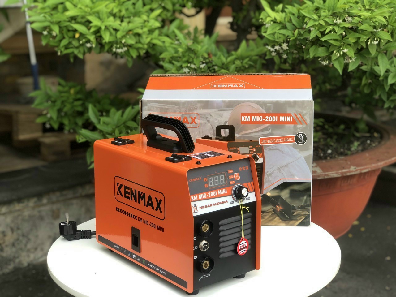Máy hàn mig 2 chức năng KM Mig 200I KENMAX (Tặng kèm cuộn dây 1kg, hộp sáp hàn, chụp khí, 2 béc hàn)