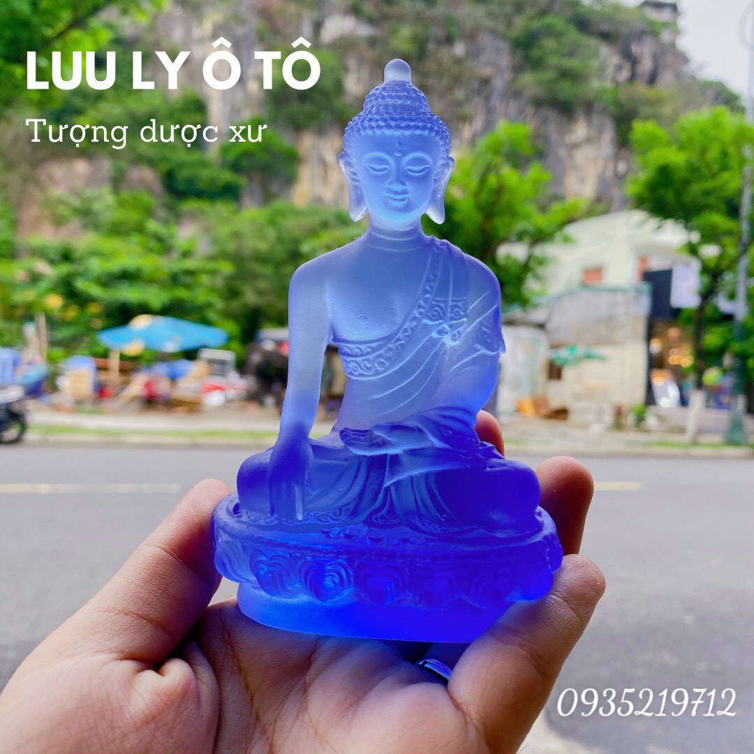 TƯỢNG DƯỢC SƯ ĐÁ LƯU LY TRƯNG BÀY Ô TÔ