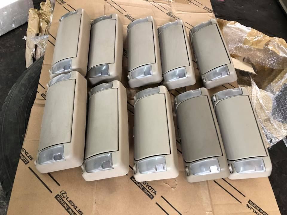Đèn trần trước toyota innova 2006-2012