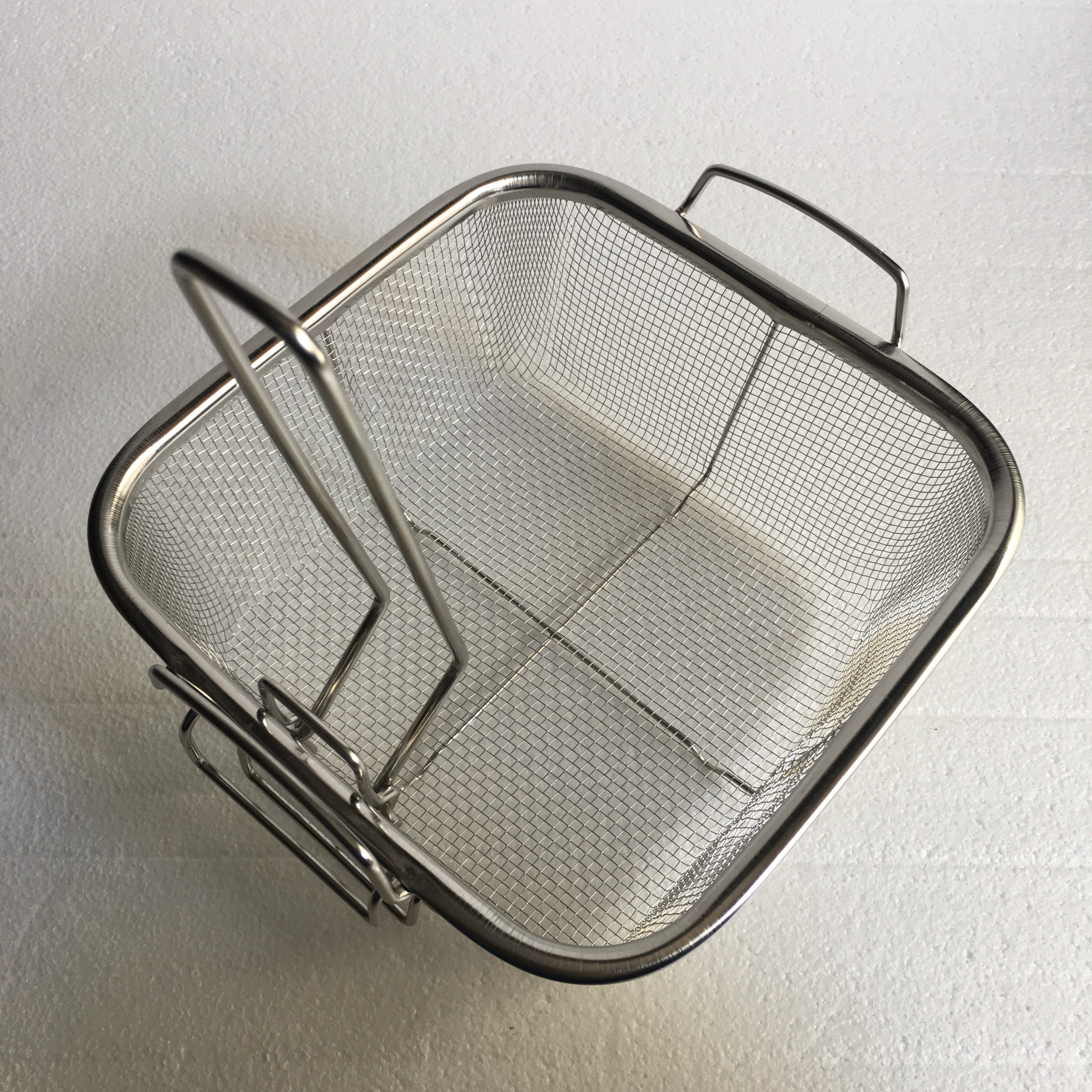 Rổ lưới Inox dùng cho nhà bếp.