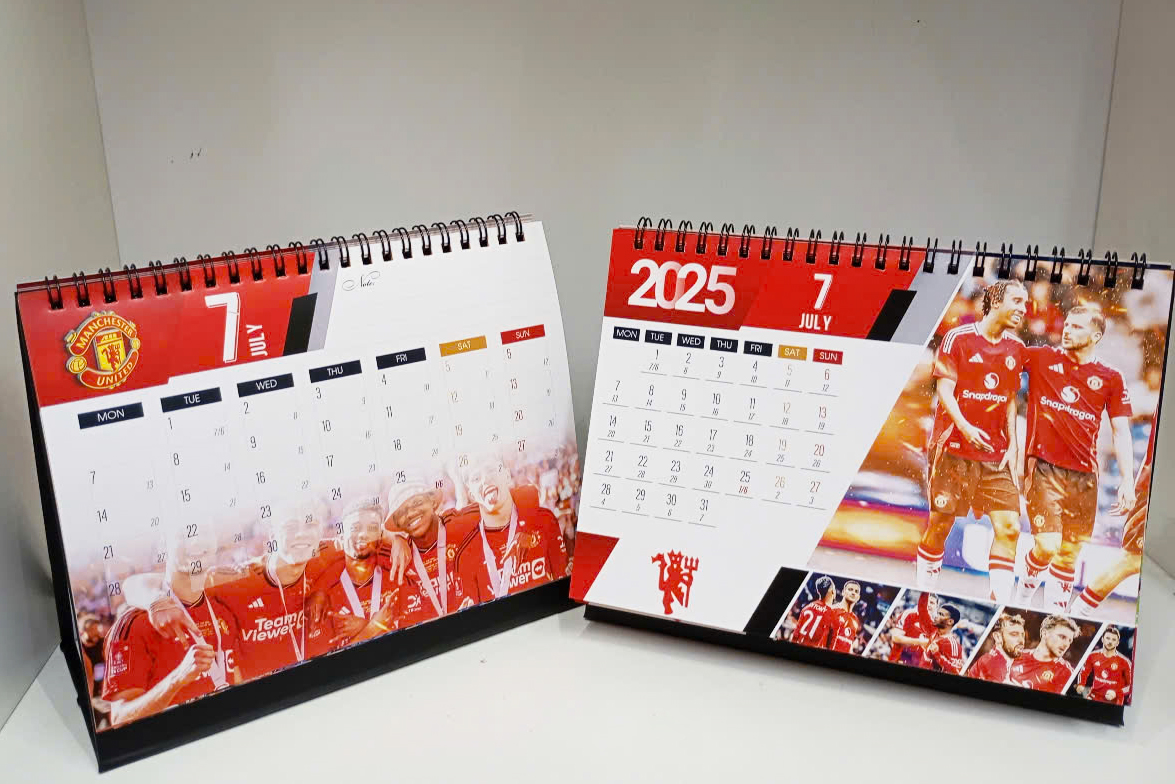 Lịch để bàn MU năm 2026