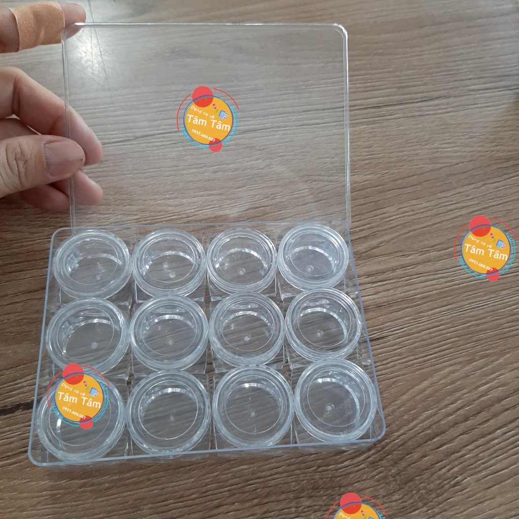 Hộp chiết màu mica trong có 12 hủ có nắp-Dụng cụ vẽ Tâm Tâm