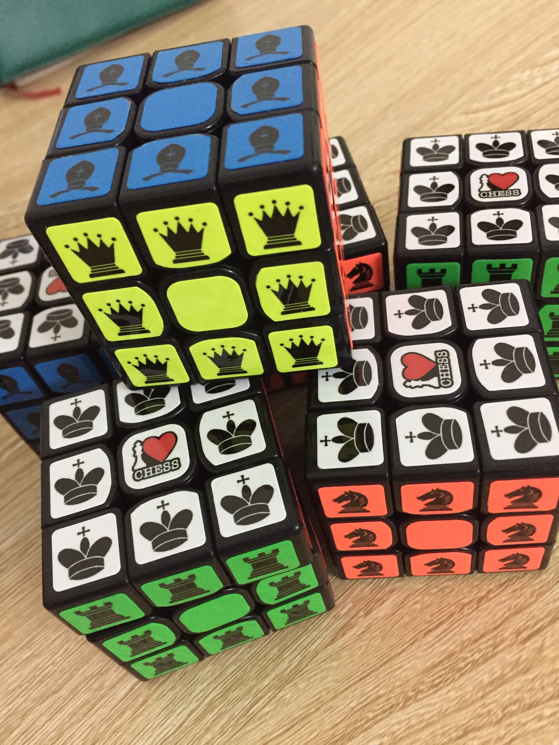 Rubik cờ vua tuyệt hảo 3x3