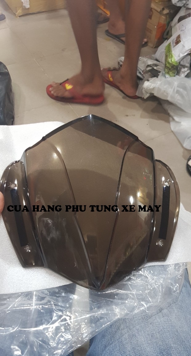 Kính chắn gió sh 2020 màu khói lớn