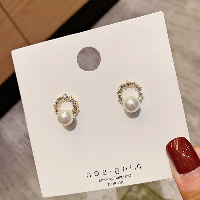 Women's Round Face Pearl Earrings Elegant Korean Style