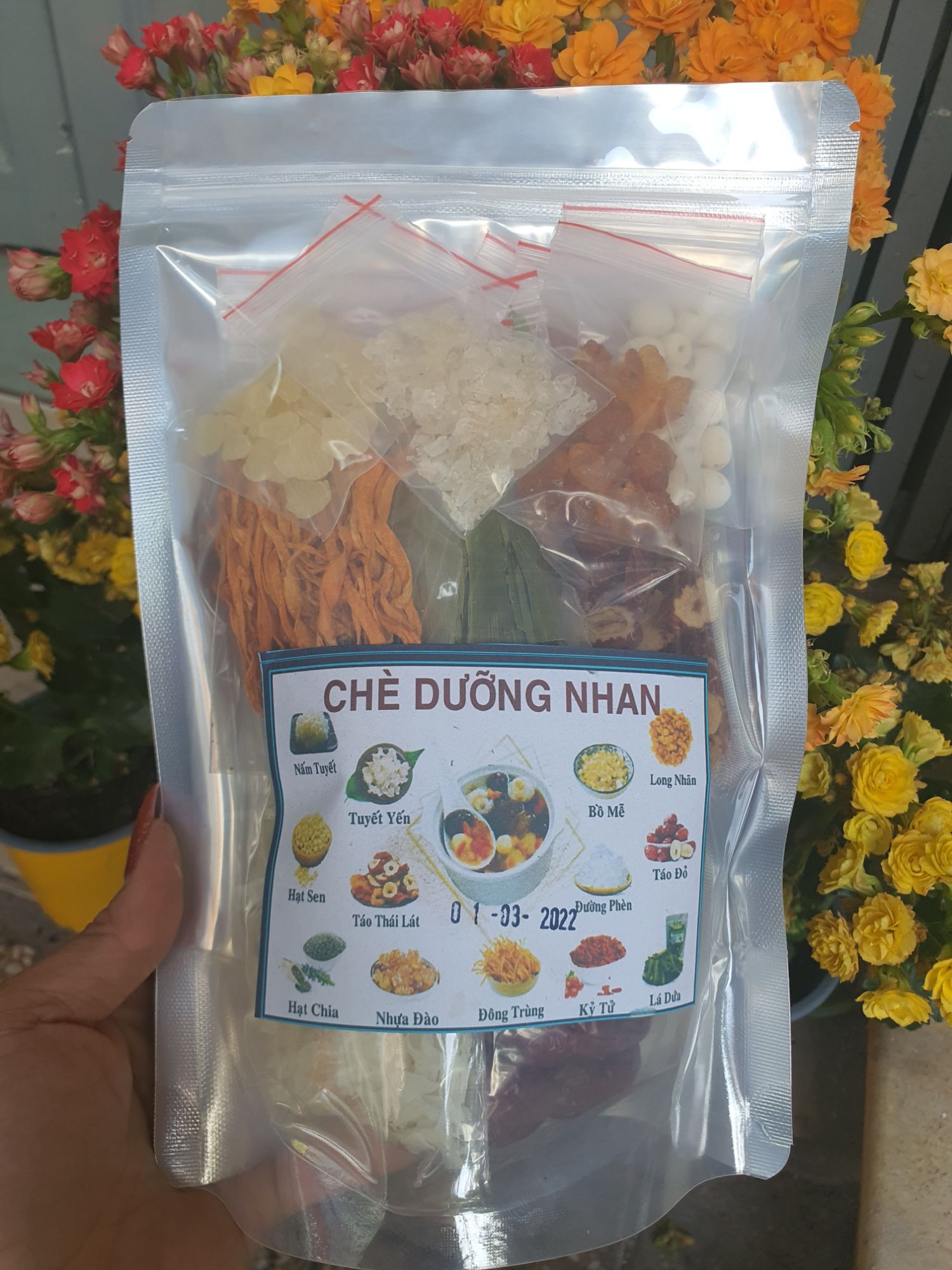 Chè Dưỡng Nhan 13 Vị 400G Nấu 20 Chai