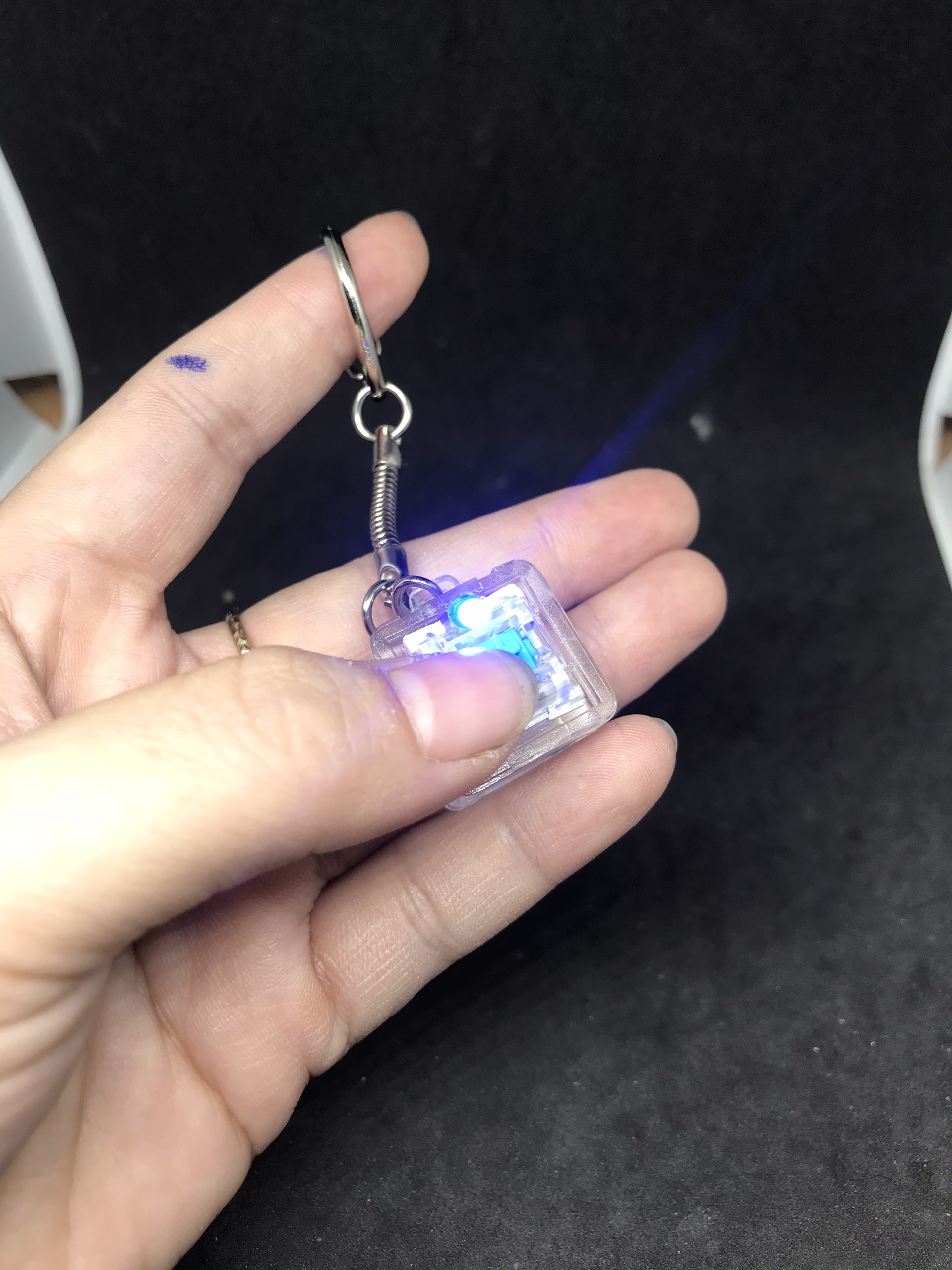 Móc khóa Switch nút bàn phím cơ Keycap handmade CMB