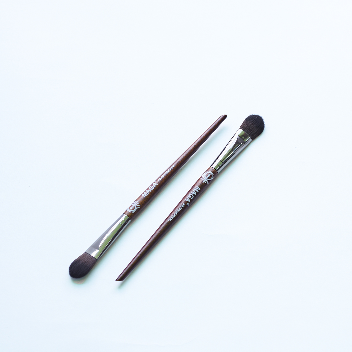 [HCM]Cọ Phủ Phấn Mũi Hoặc Highlight MAGA PRECISION HIGHLIGHTER BRUSH 25