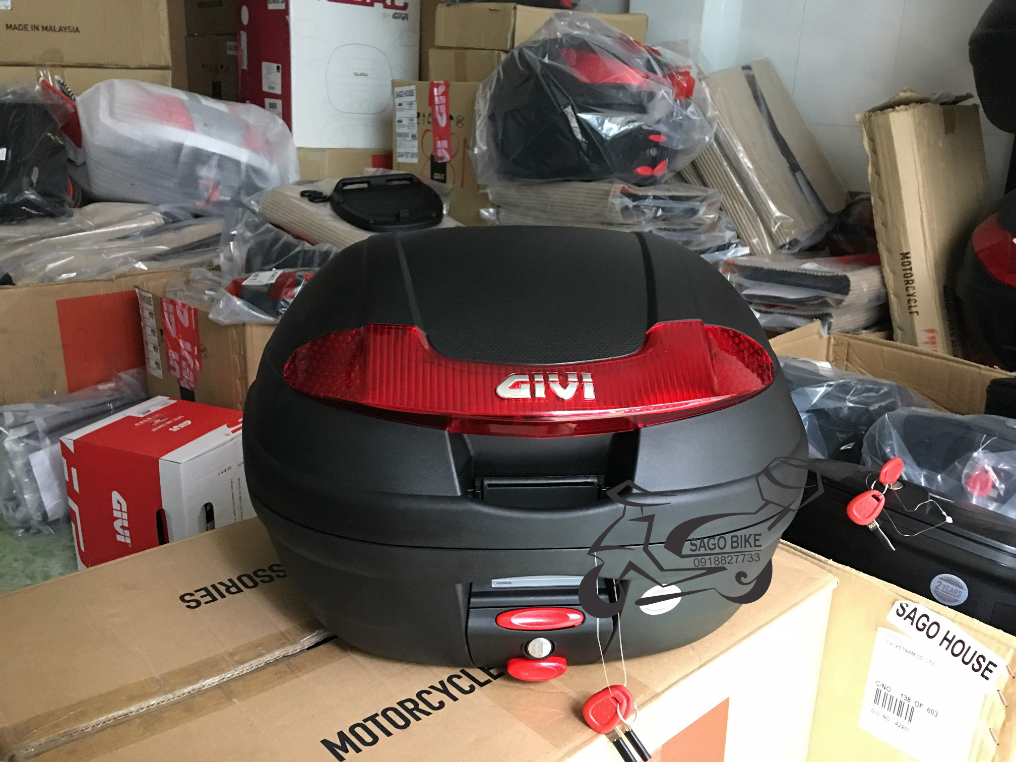 [HCM]Thùng givi E350N kèm đế lắp cho xe Lead