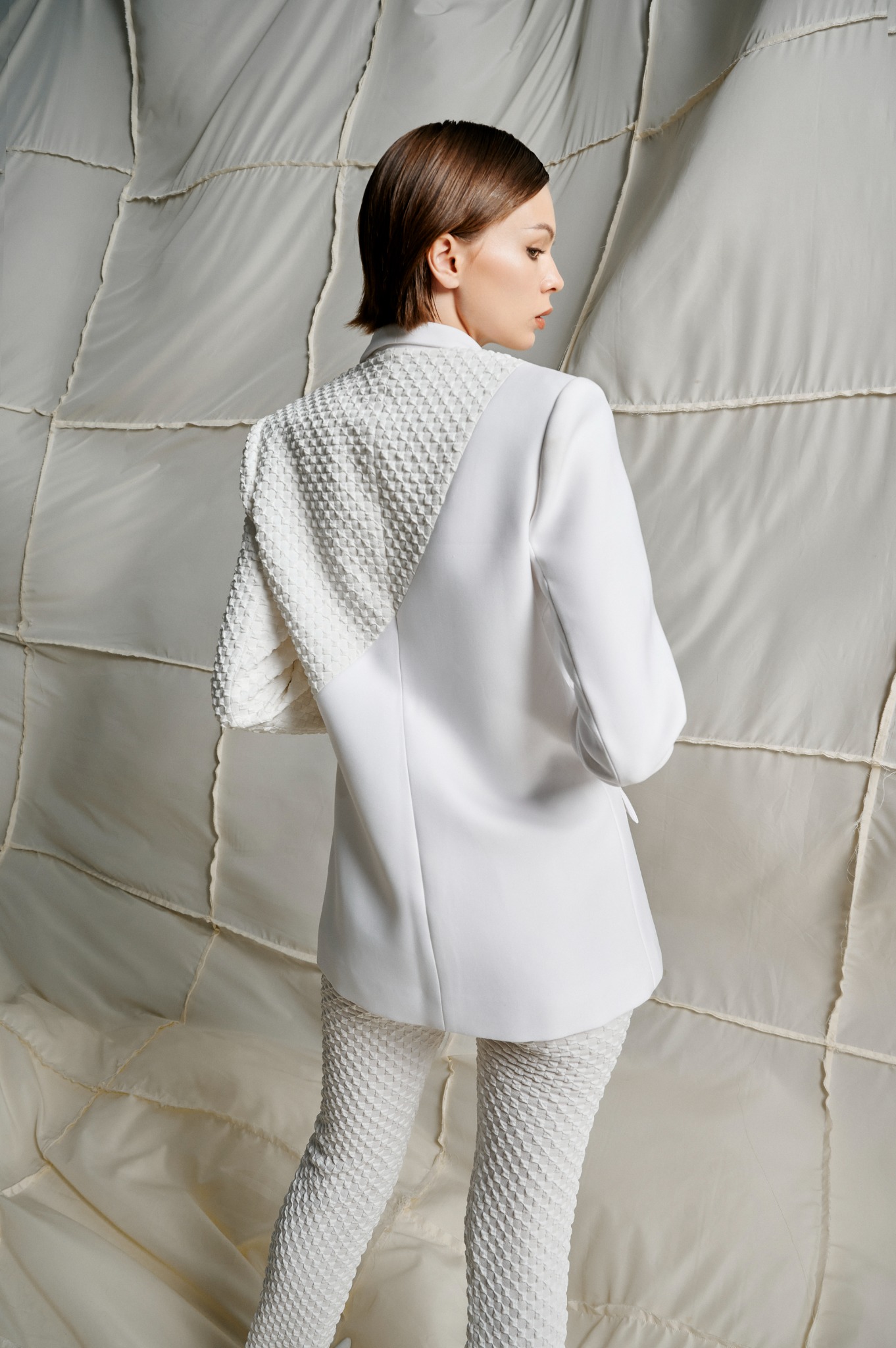 Áo blazer dáng suông cá tính - ESTHER STUDIOS Ripple Blazer - White