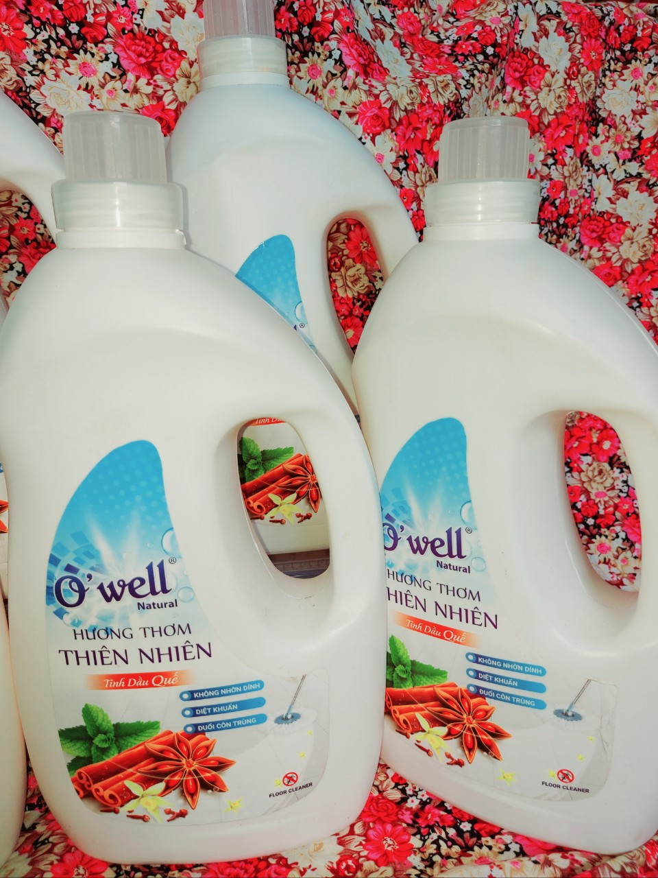 [HCM]NƯỚC LAU SÀN TINH DẦU QUẾ OWELL (2700ML)