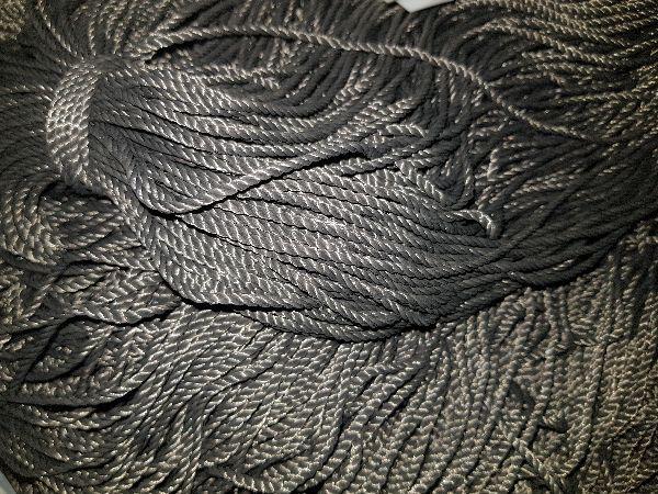 1kg Dây dù phi 2mm màu đen để thả diều, đan lưới