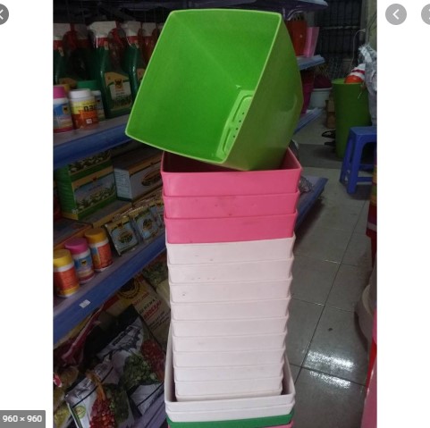 Chậu Nhựa Vuông V12