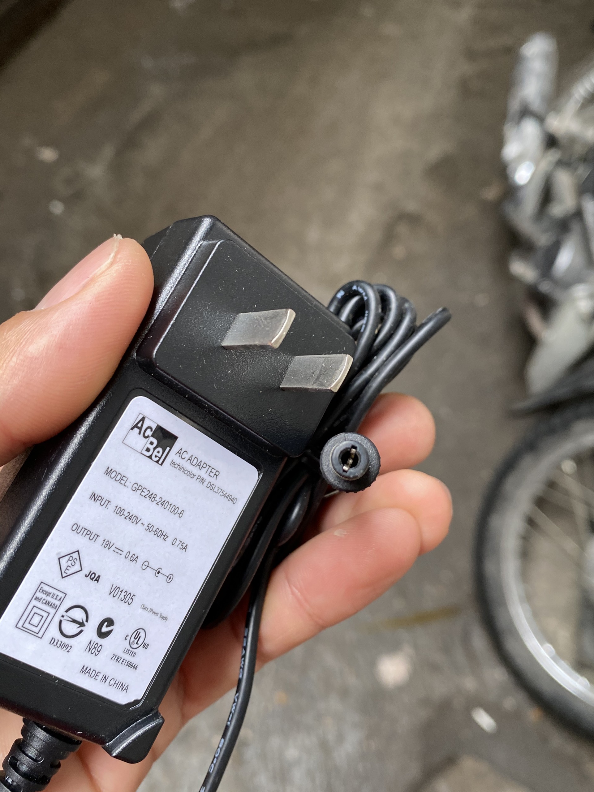 Cục nguồn 19V 0.6A hàng chuẩn Acbel cung cấp