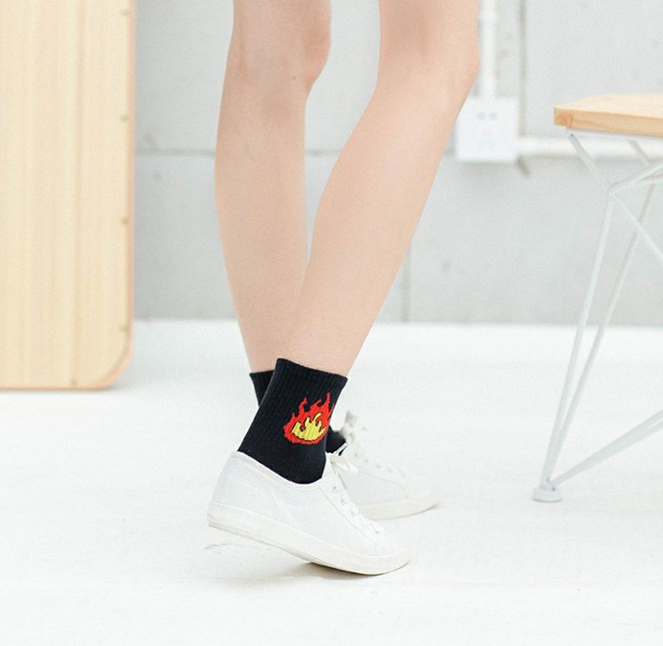 [Hoàn Tiền 15%] Vớ Tất Ngọn Lửa Đen Trắng Nam Nữ Unisex