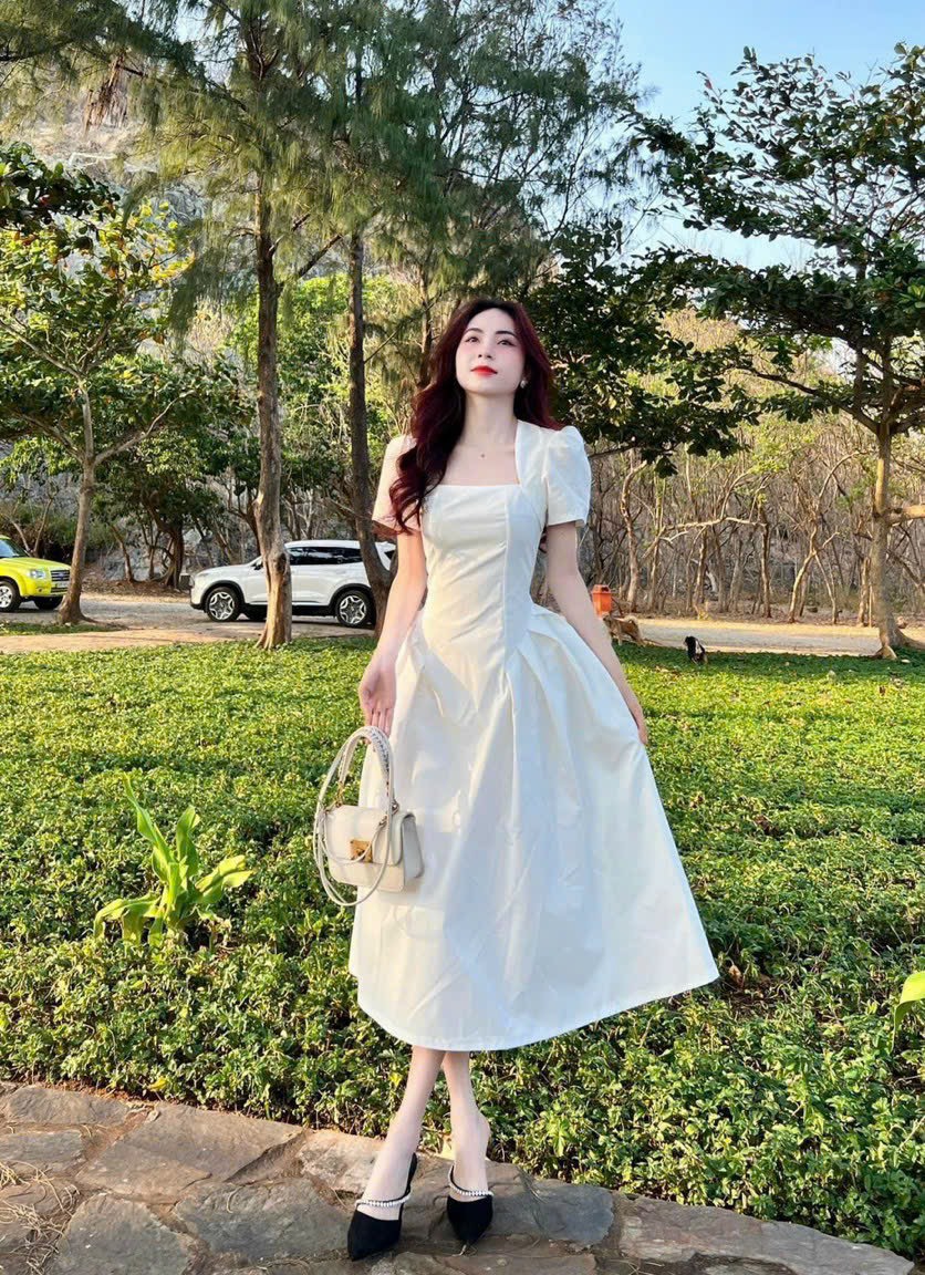 Váy đầm nữ dáng xòe cổ vuông xếp ly có mút